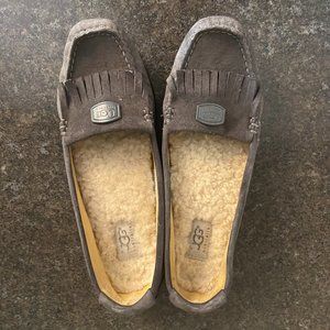 5️⃣5️⃣UGG Odyssa Slip-On Loafers - Size 6.5